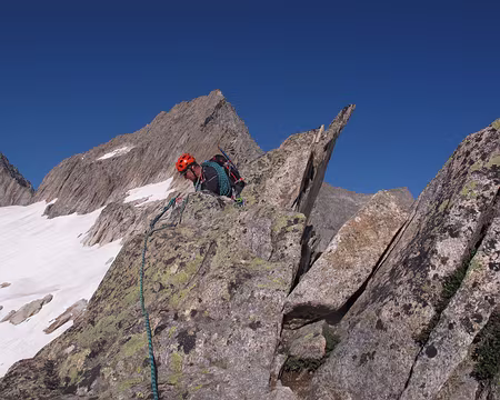 013 Pierre préparant la progression à corde tendue