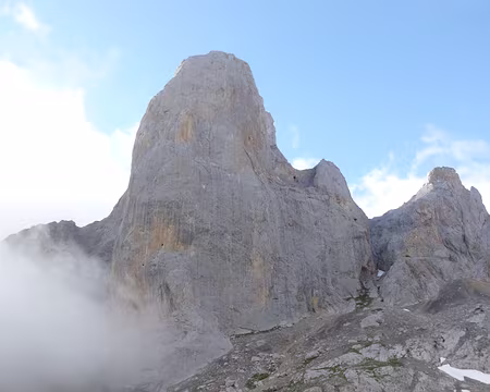P1170745 Jour 3 : Du refuge Ubeda au refuge Luejes via le Torrecerredo (2648 m) le point culminant du massif.