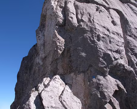 017 Le socle du Chat qui offre une longueur en 4c