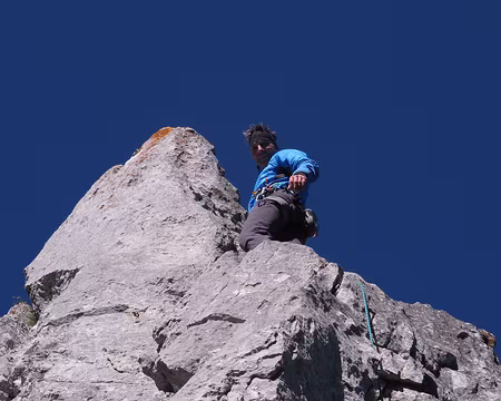 022z125 Poursuivre par une mini cheminée