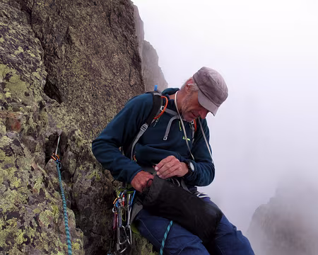 022 Pause quelques mètres sous le sommet