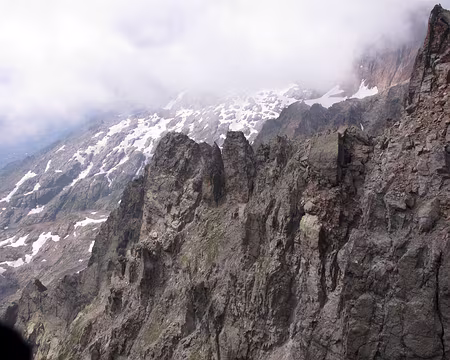 031 Les ressauts du Pilier des 7 lacs ou arête S intégrale (Michel Piola)