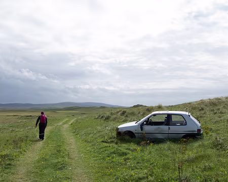 2016_08_30_14-38-21 Une des nombreuses carcasses de voitures qui parsèment les Hébrides Extérieures