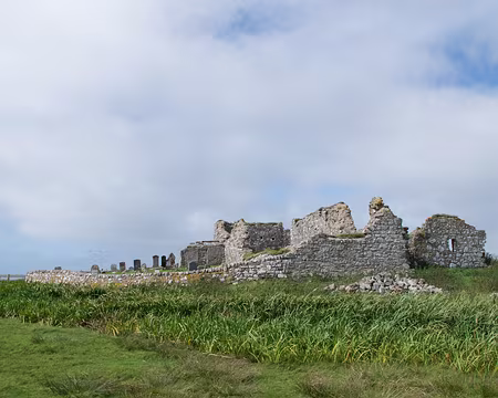 2016_08_31_12-32-34 Teampull-na-trianaid (ruines de temple)