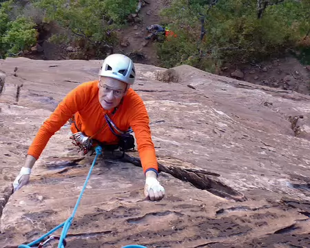 021z136 Noter sur la sangle les 8 dégaines enlevées.