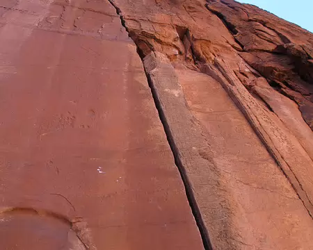 011 Three pitches of mostly hand crack climbing