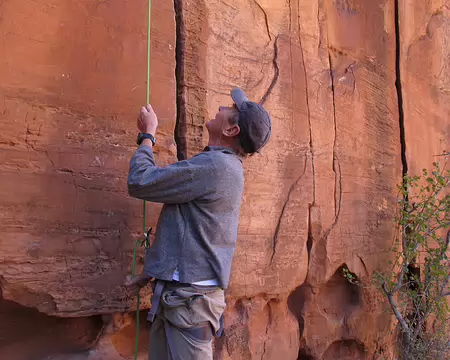 029 Claude un assurage attentif