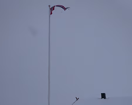 01 J1 arrivée sous la neige à Hakkesestolen