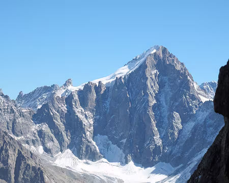 034.jpg Le Pilier Girod-Vernet de la face nord-ouest du Dôme de Neige des Ecrins.