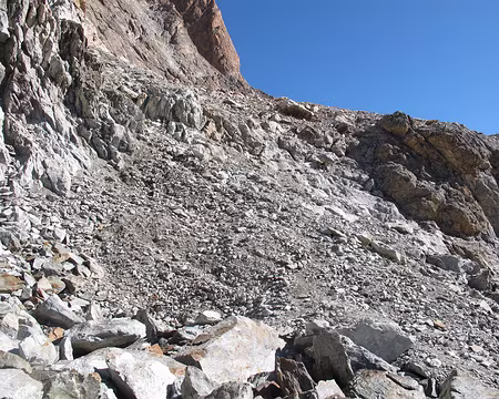 039.jpg Les pierriers qui ramènent au refuge du Soreiller.