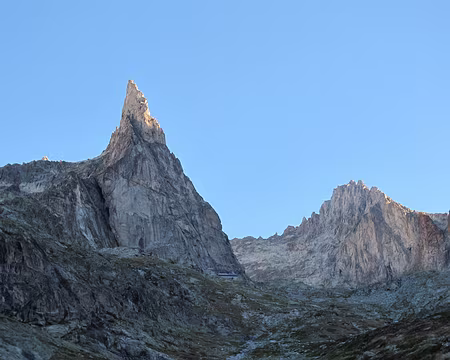 040.jpg Le 13/09 dernier regard sur la Dibona.