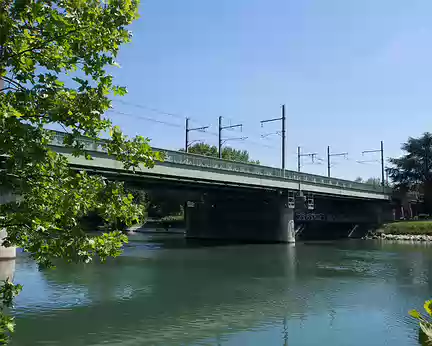 031_P5170082 Le pont du RER A au dessus de la Marne