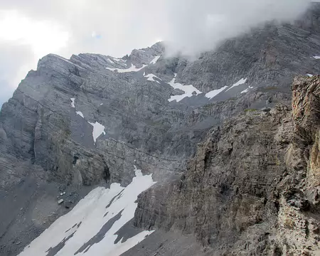 004.jpg Le ressaut initial de l’arête de Saille, puis la longue arête horizontale qui mène au sommet.