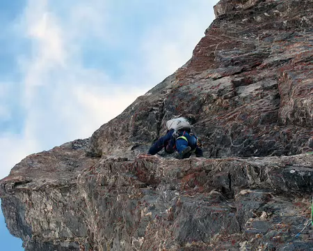 019.jpg Dans cette traversée, vue impressionnante sur la face W.