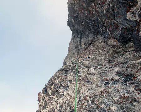 020.jpg Passage certes bien protégée, mais éviter tout vol.