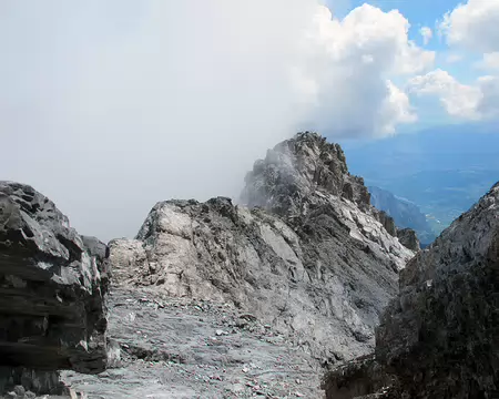 030.jpg Regard sur l’arête terminale.