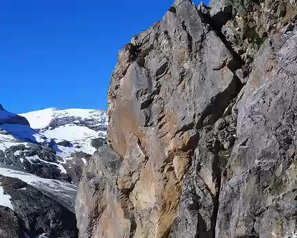 014 Qualité du calcaire de l’aiguille de la Vanoise, 2.796 m.