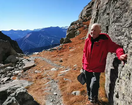 006 Compter 5 à 6 heures pour atteindre le bivouac de Forciolline, 2810 m (15h30).