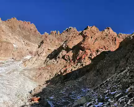 010 Le 7, départ du bivouac Forciolline à 5h45. Dénivelé de 1041m (de 2810m à 3841m) pour gagner le sommet du Mont Viso.