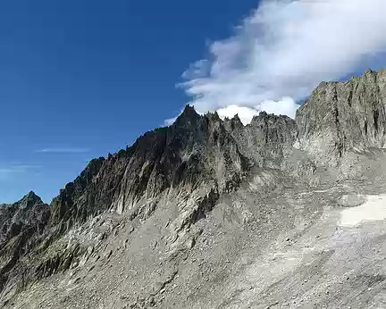 020.jpg L’arête est-sud-est du Gross Furkahorn, 3169 mètres suivie le 7/07/2018