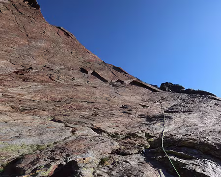 012 Pierre équipant le relais