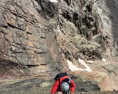022 Premières longueurs de l’Eperon sud-est du Grand Gendarme, D, 4c