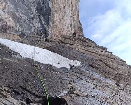 006 Progression en crampons sur ces plaques de glace.