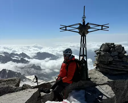 015 Le 19/06 départ du refuge à 5h30. Sommet de la Tresenta 10h (4h30)