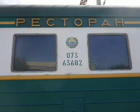 La voiture restaurant.