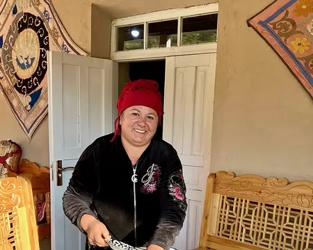 Goulandon, notre hôtesse à Kusichi (YD)