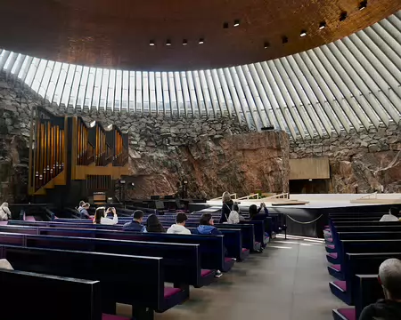 L'église dans le rocher.