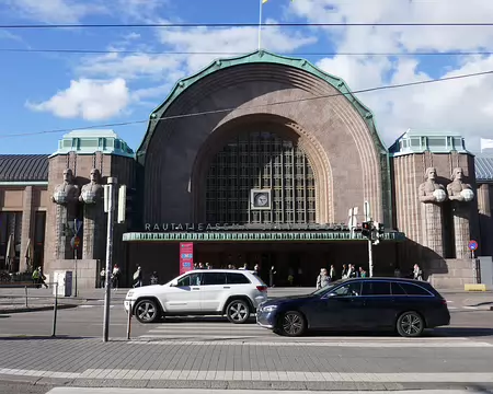 La gare d'Helsinki de Eliel Saarinen (1919).
