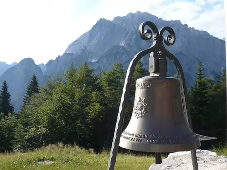 2010-07 Alpes Juliennes Bernadette P, détail sortie