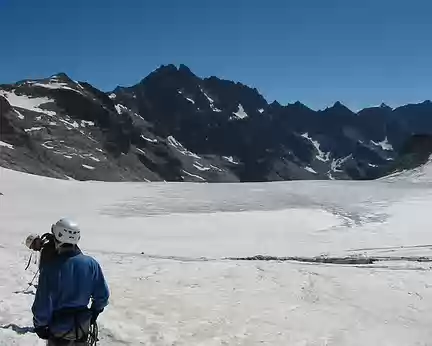 0015 Redescente du Glacier Blanc, vue sur la Montagne des Agneaux (3664m)