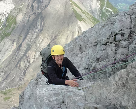 0002z143 une participante ravie à la pointe percée