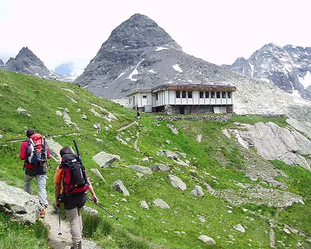06 Arrivée au refuge des Evettes.