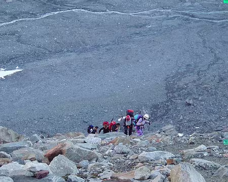 11 L'infernale moraine en rive droite, mais sans séracs.