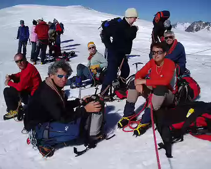 77 Repos au sommet du Palü (3901 m).