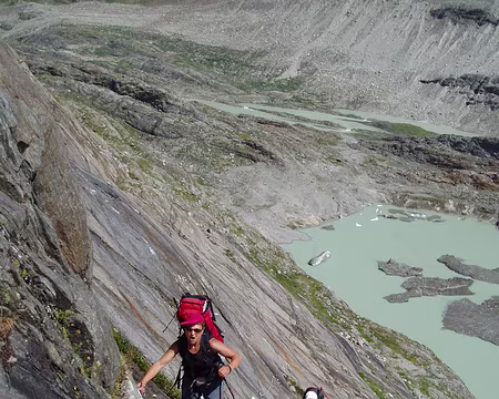 022 La journée n'est pas finie ... remontée au refuge par la 