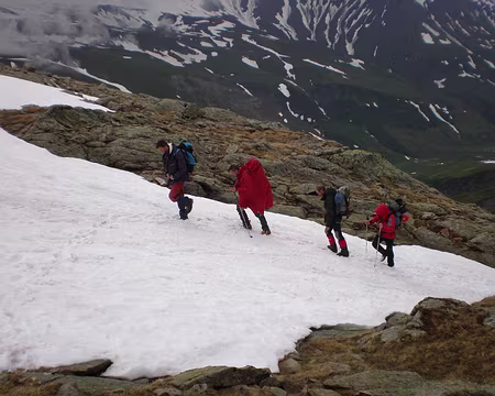 2010-06-19_a04_groupe_a_la_montee_au_refuge