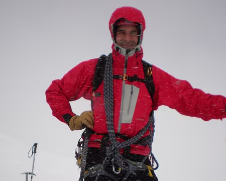 2010-06-20_a16_mathieu_au_sommet_du_dome