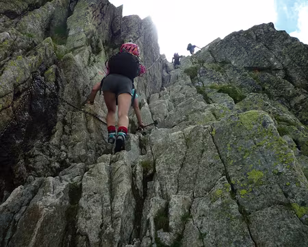 P1030016 J5: Montée au refuge de l'A neuve