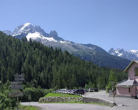 L'aig. Verte et le mont Blanc depuis la gare de Montroc L'aig. Verte et le mont Blanc depuis la gare de Montroc.