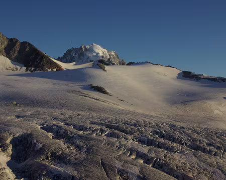 L'aiguille Verte et le glacier du Tour au crépuscule, du refuge Albert Ier L'aiguille Verte et le glacier du Tour au crépuscule, du refuge Albert Ier