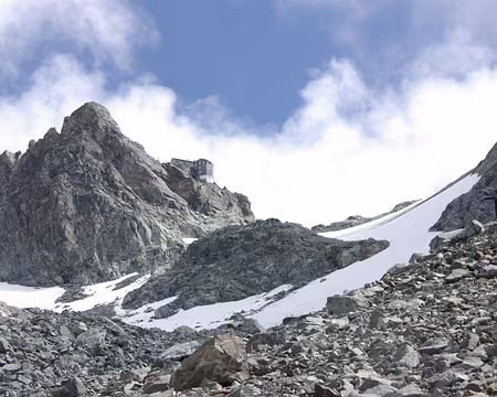 Nous approchons de la cabane de Bertol : les échelles sont en vue ! Nous approchons de la cabane de Bertol : les échelles sont en vue !