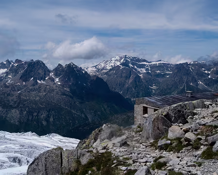 Refuge Albert Premier, au loin le Buet