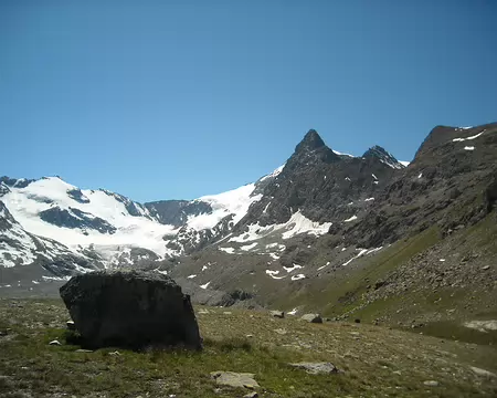 PXL002 sur le plateau qui s'étend au pied du glacier des Evettes