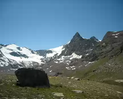 PXL002 sur le plateau qui s'étend au pied du glacier des Evettes