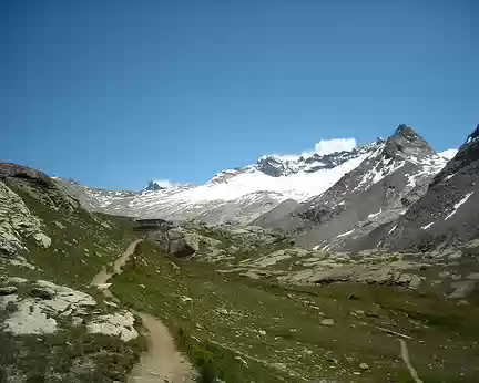 PXL003 Le refuge du même nom est en vue