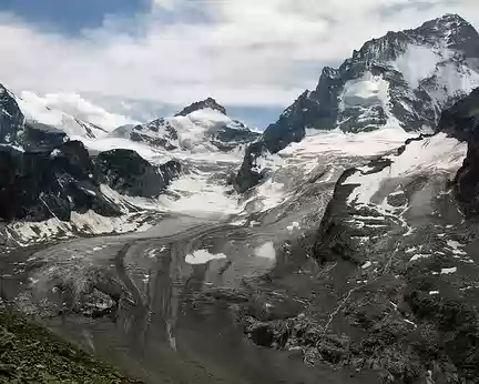 PXL023 Val d'Anniviers, dans la montée au refuge du Mountet vue sur la Pte de Zinal et la Dent Blanche